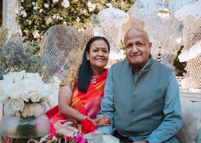 Manmohan Goel Family 1