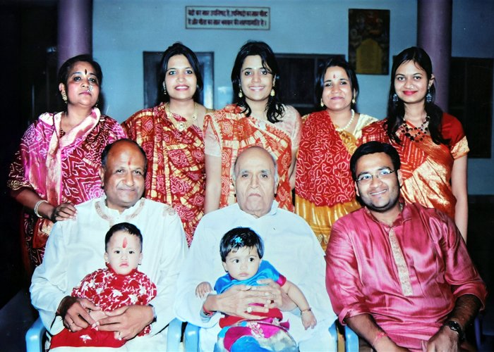 Manmohan Goel Family 2